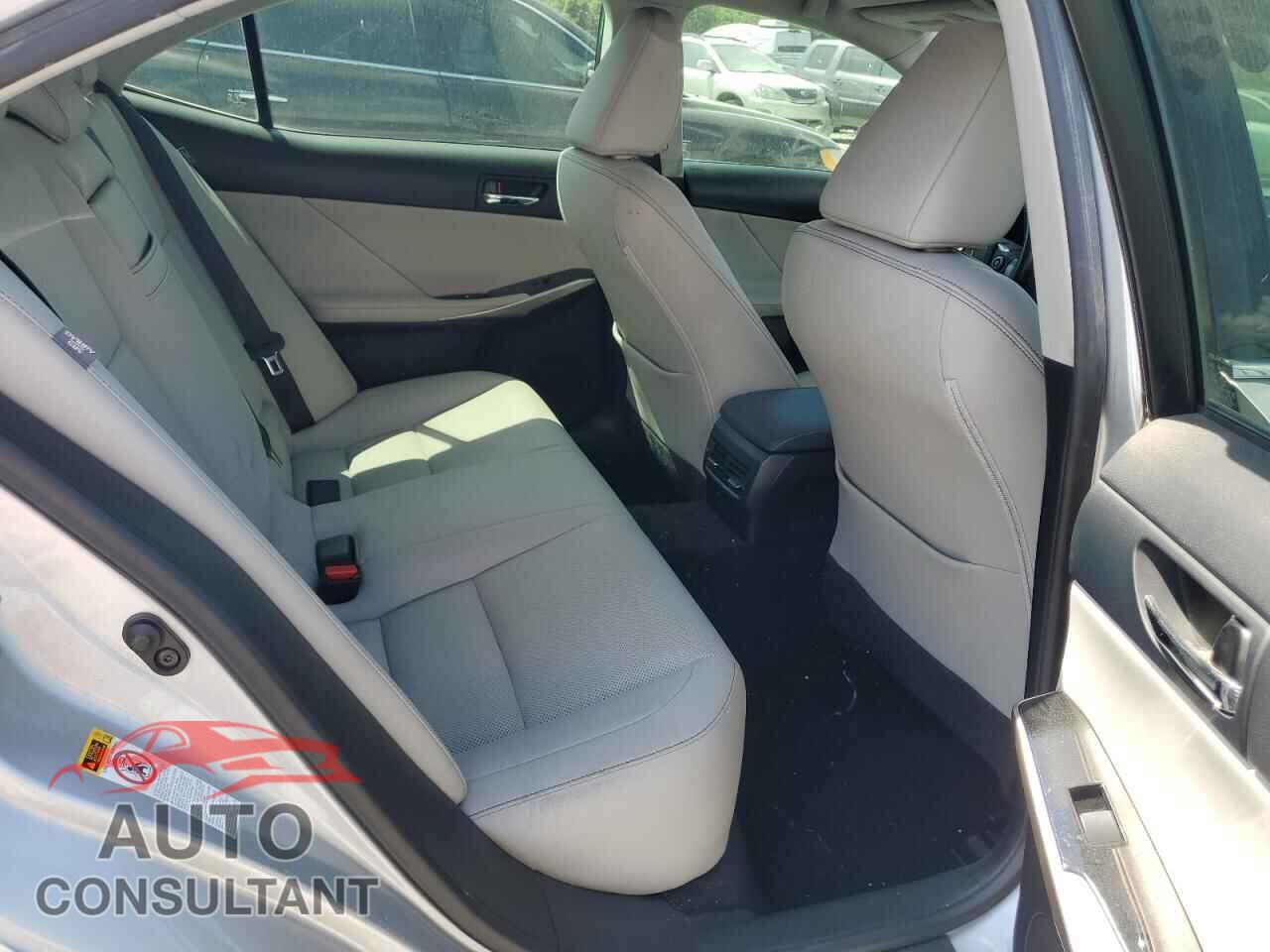 LEXUS IS 2016 - JTHBA1D20G5020171