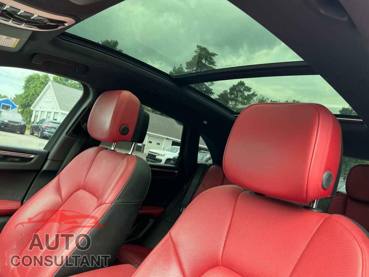 PORSCHE MACAN 2016 - WP1AB2A53GLB59073