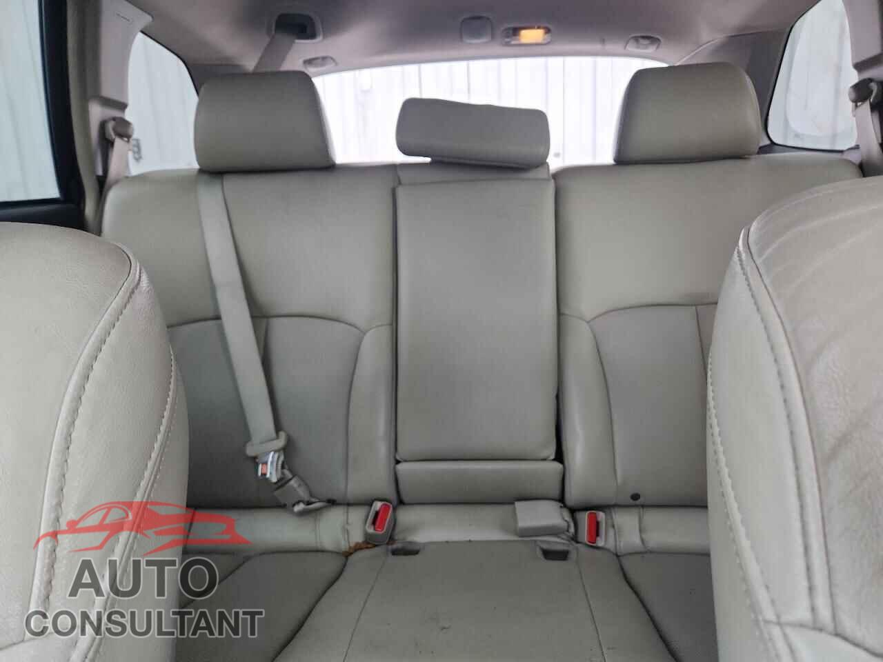 SUBARU OUTBACK 2013 - 4S4BRBKC2D3287570