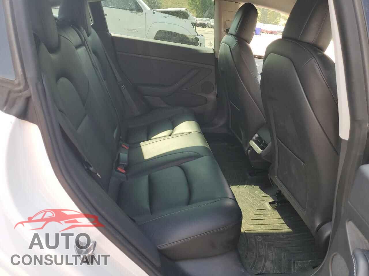TESLA MODEL 3 2022 - 5YJ3E1EB8NF239710