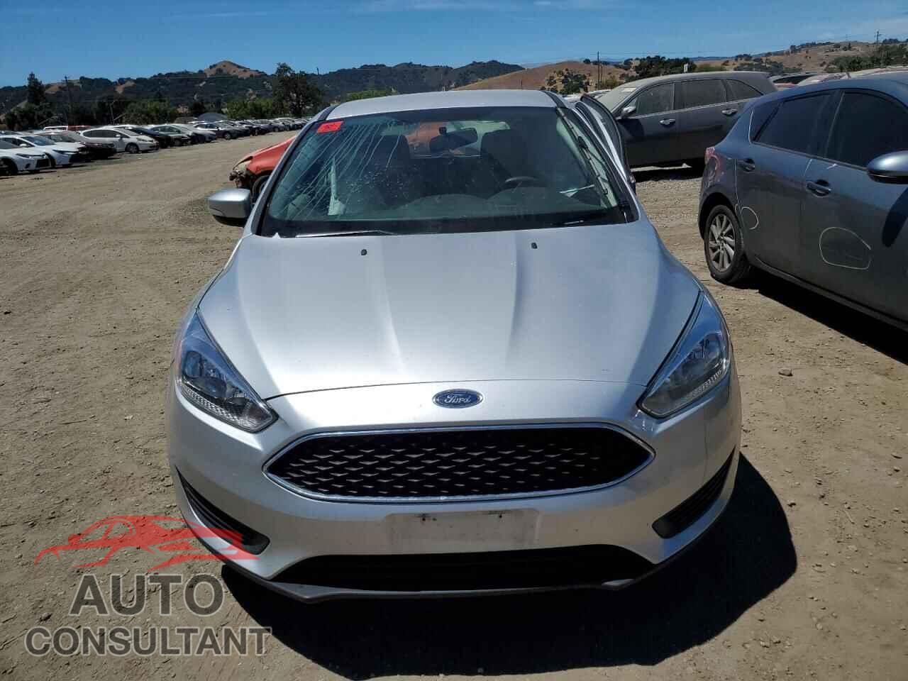 FORD FOCUS 2017 - 1FADP3K26HL232020