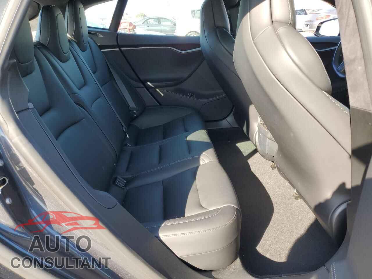 TESLA MODEL S 2019 - 5YJSA1E44KF330204