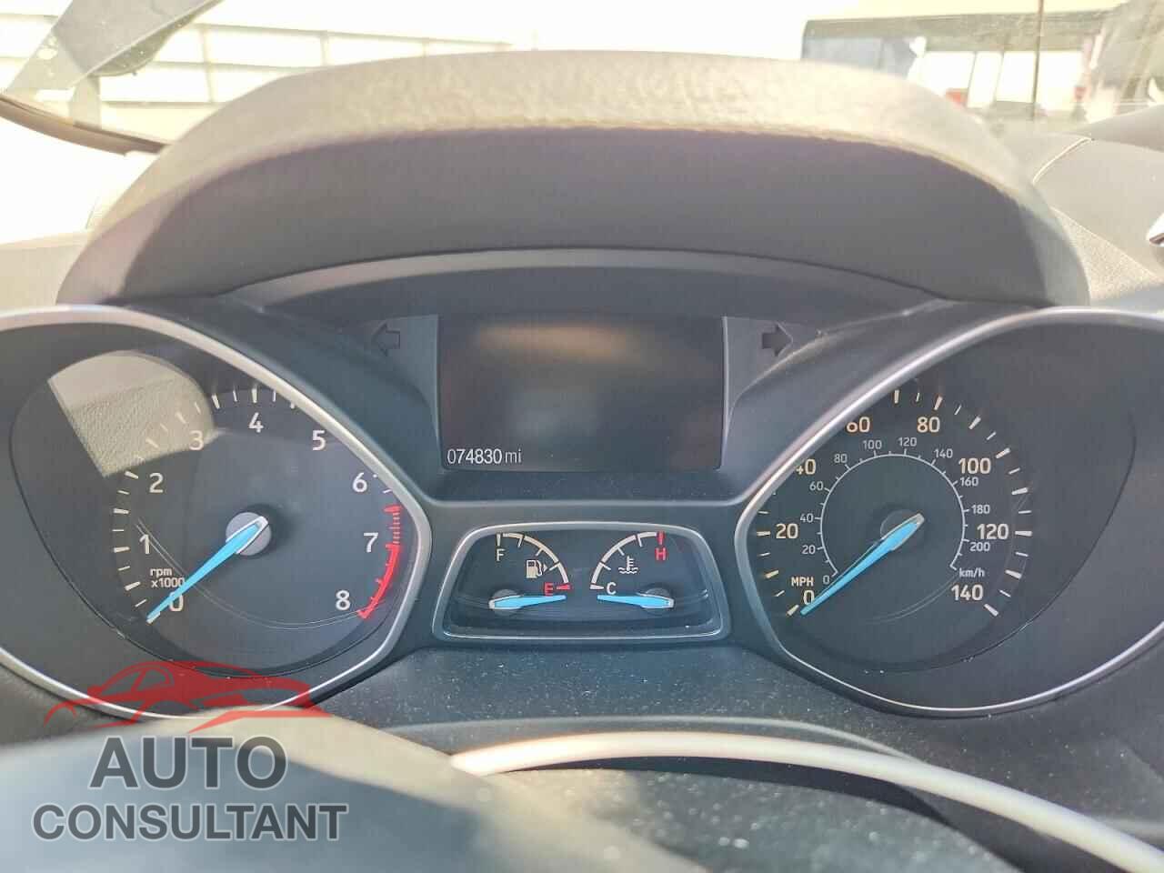 FORD ESCAPE 2017 - 1FMCU0J97HUB45065