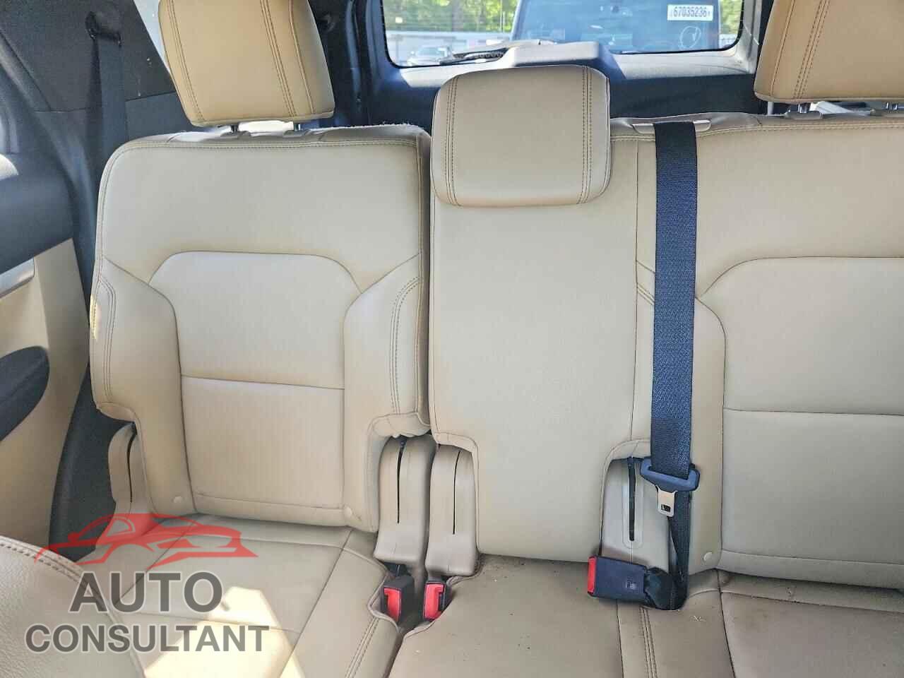 FORD EXPLORER 2017 - 1FM5K7D86HGD96104
