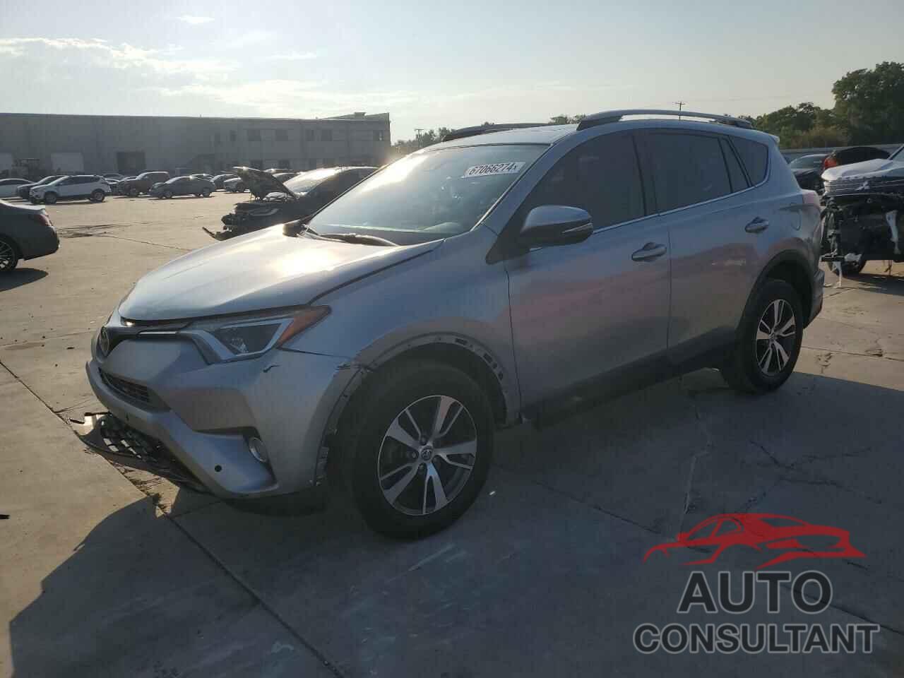 TOYOTA RAV4 2018 - 2T3WFREV0JW516017