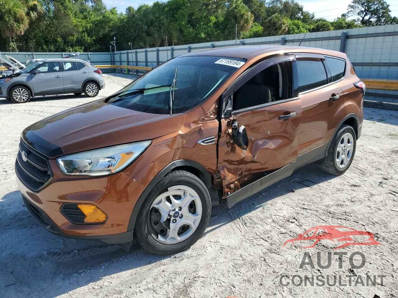 FORD ESCAPE 2017 - 1FMCU0F72HUB74271