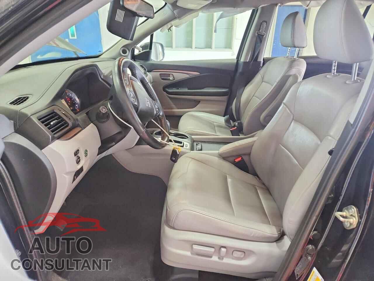 HONDA PILOT 2018 - 5FNYF5H68JB027182