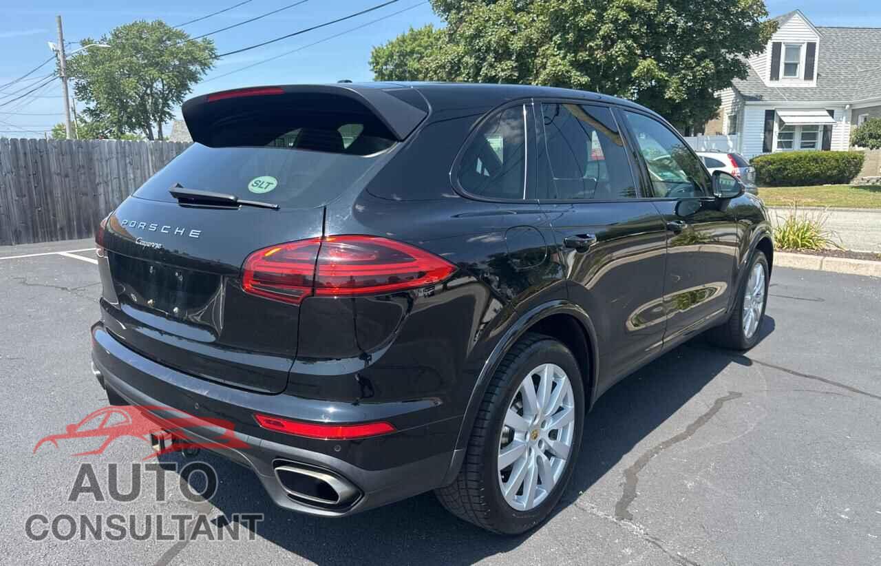 PORSCHE CAYENNE 2017 - WP1AA2A21HKA80419