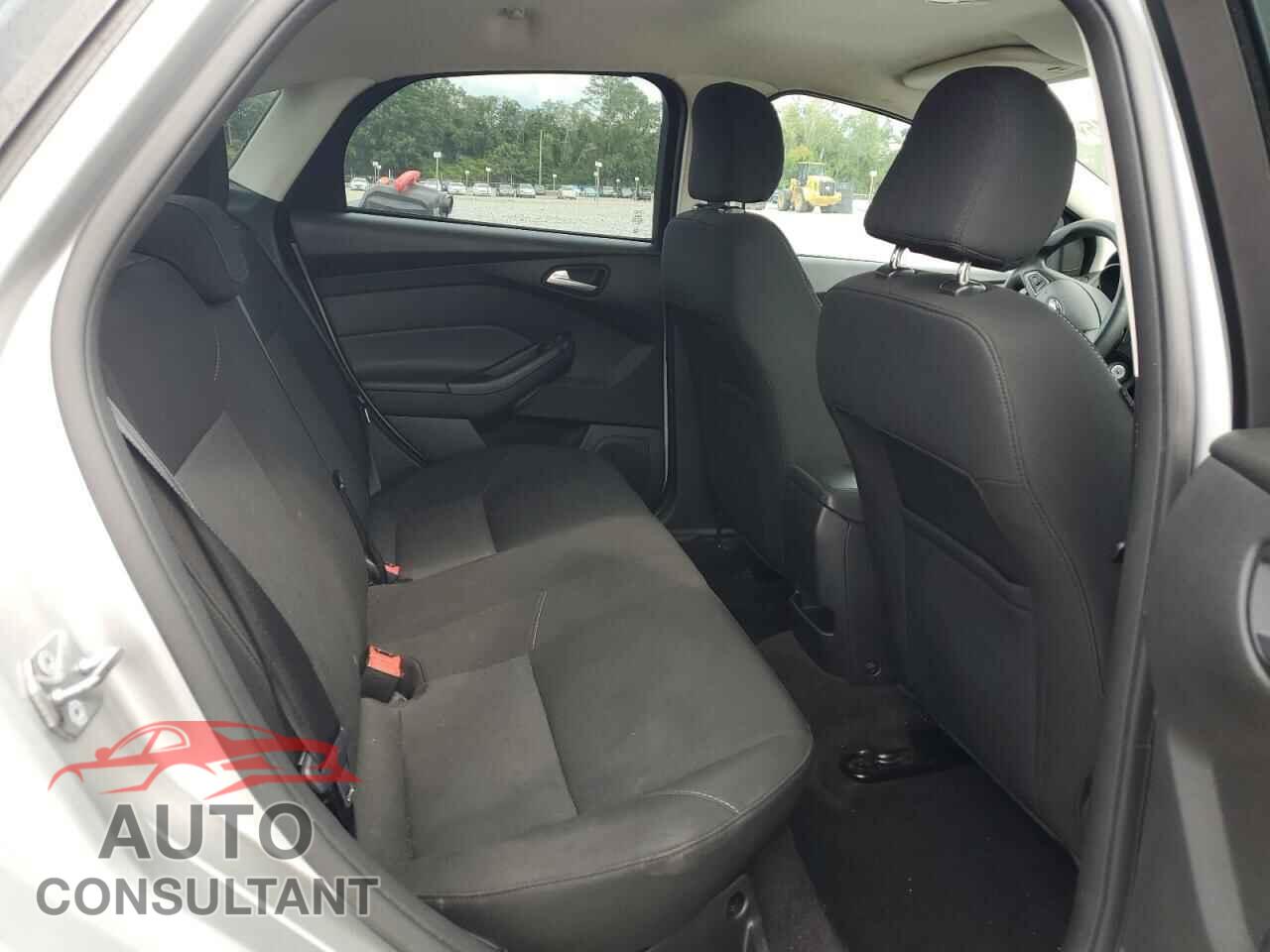 FORD FOCUS 2017 - 1FADP3F28HL251498