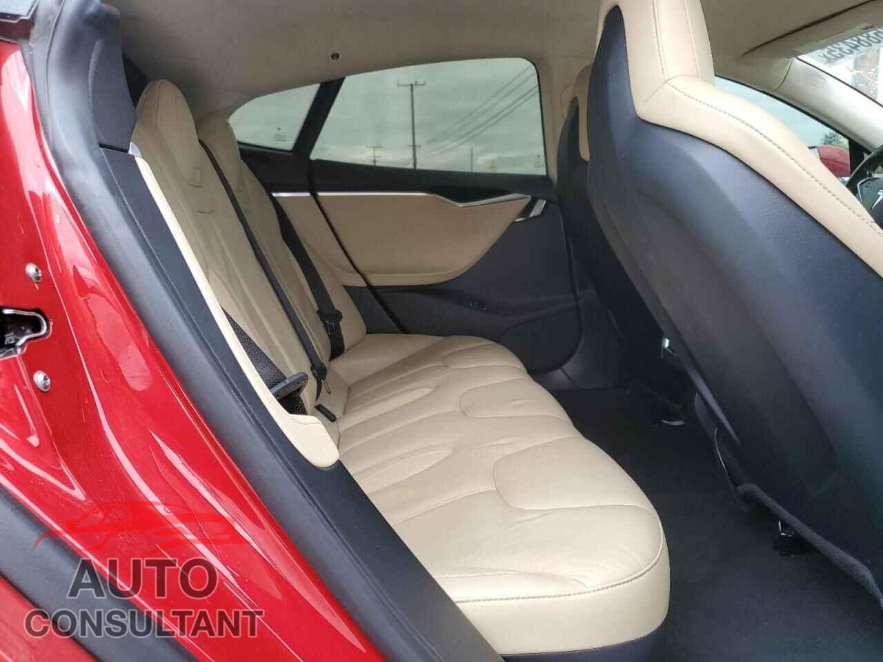 TESLA MODEL S 2013 - 5YJSA1CG1DFP23304