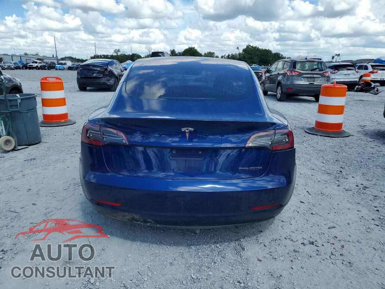 TESLA MODEL 3 2018 - 5YJ3E1EA0JF026106