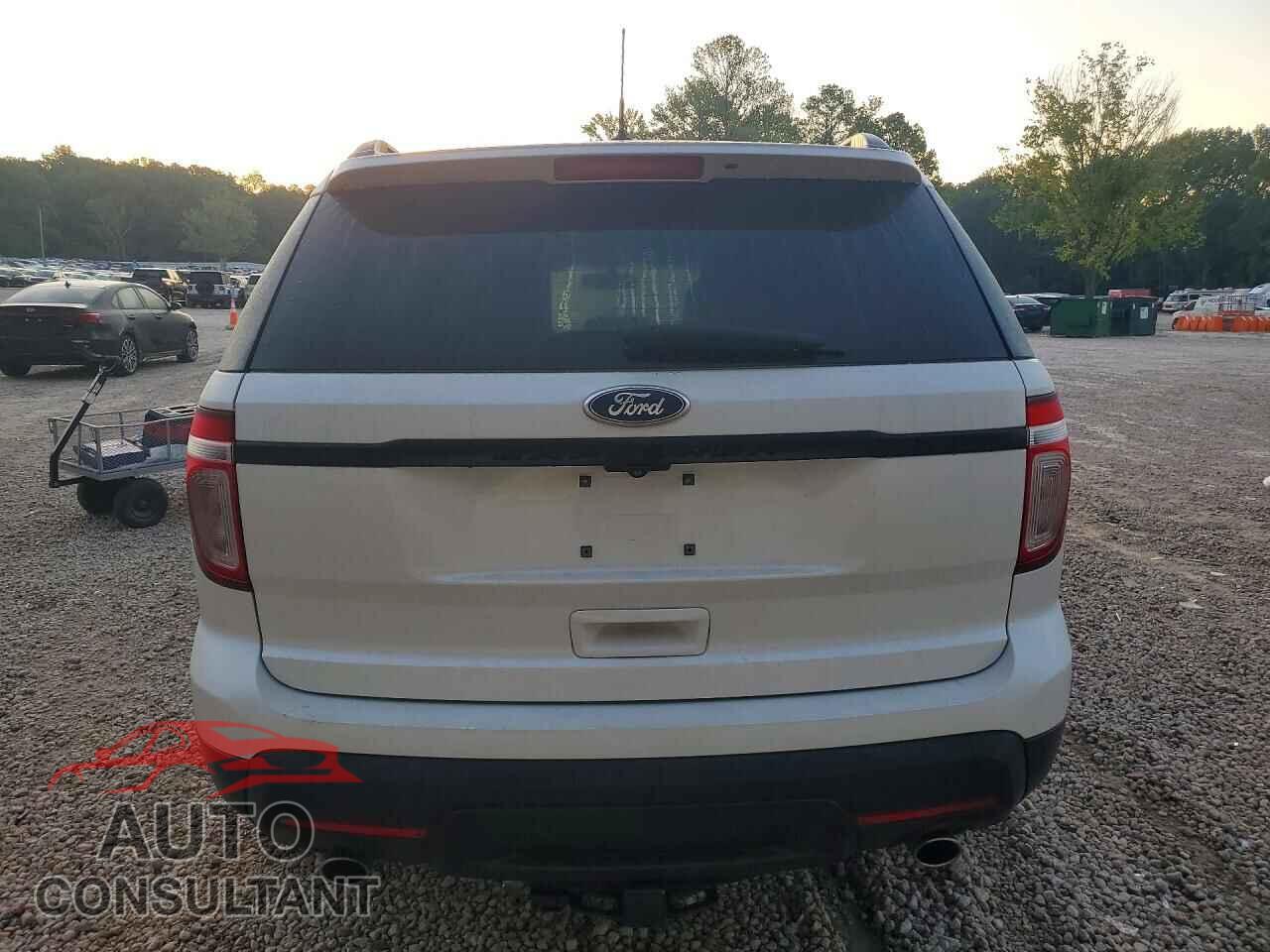 FORD EXPLORER 2015 - 1FM5K7F82FGA10644