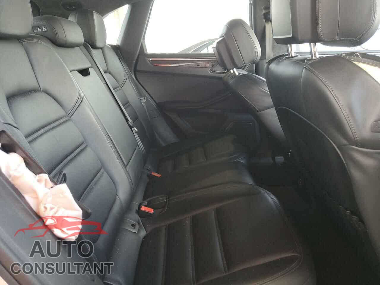 PORSCHE MACAN 2017 - WP1AF2A53HLB61590
