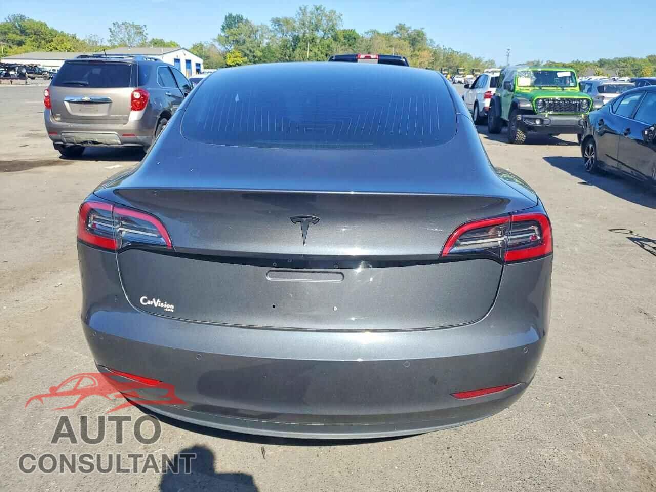 TESLA MODEL 3 2018 - 5YJ3E1EA8JF056731