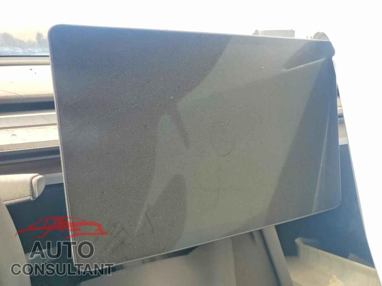 TESLA MODEL 3 2022 - 5YJ3E1EA0NF251681