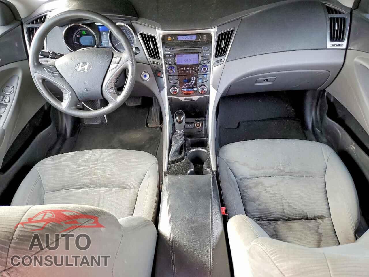 HYUNDAI SONATA 2013 - KMHEC4A43DA078970