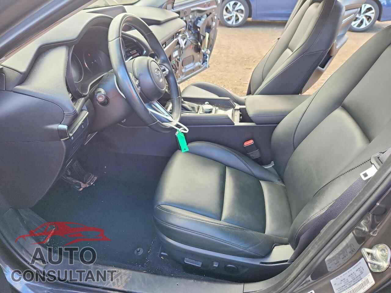 MAZDA 3 2019 - JM1BPBCM3K1113954
