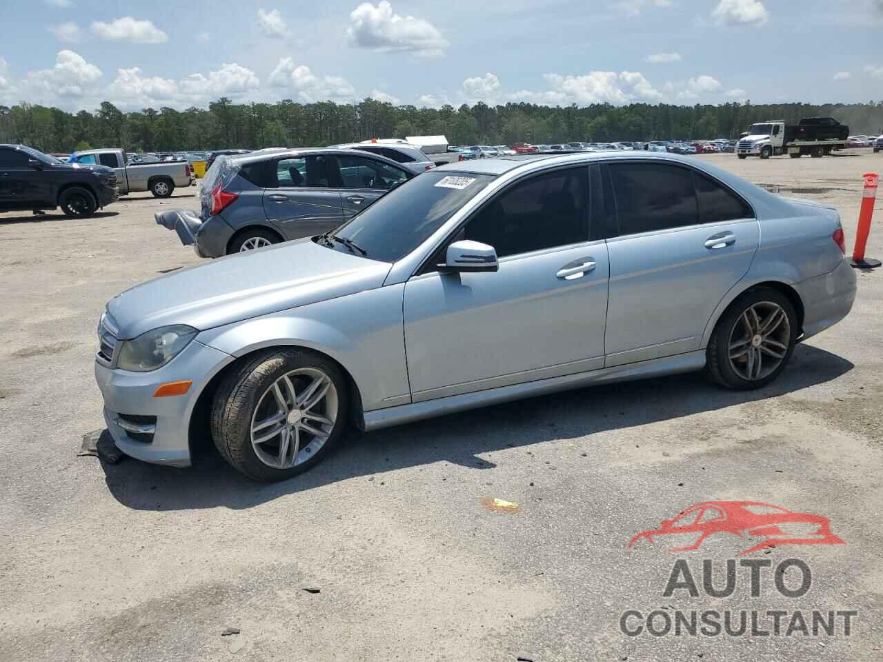 MERCEDES-BENZ C-CLASS 2013 - WDDGF8AB2DR275145