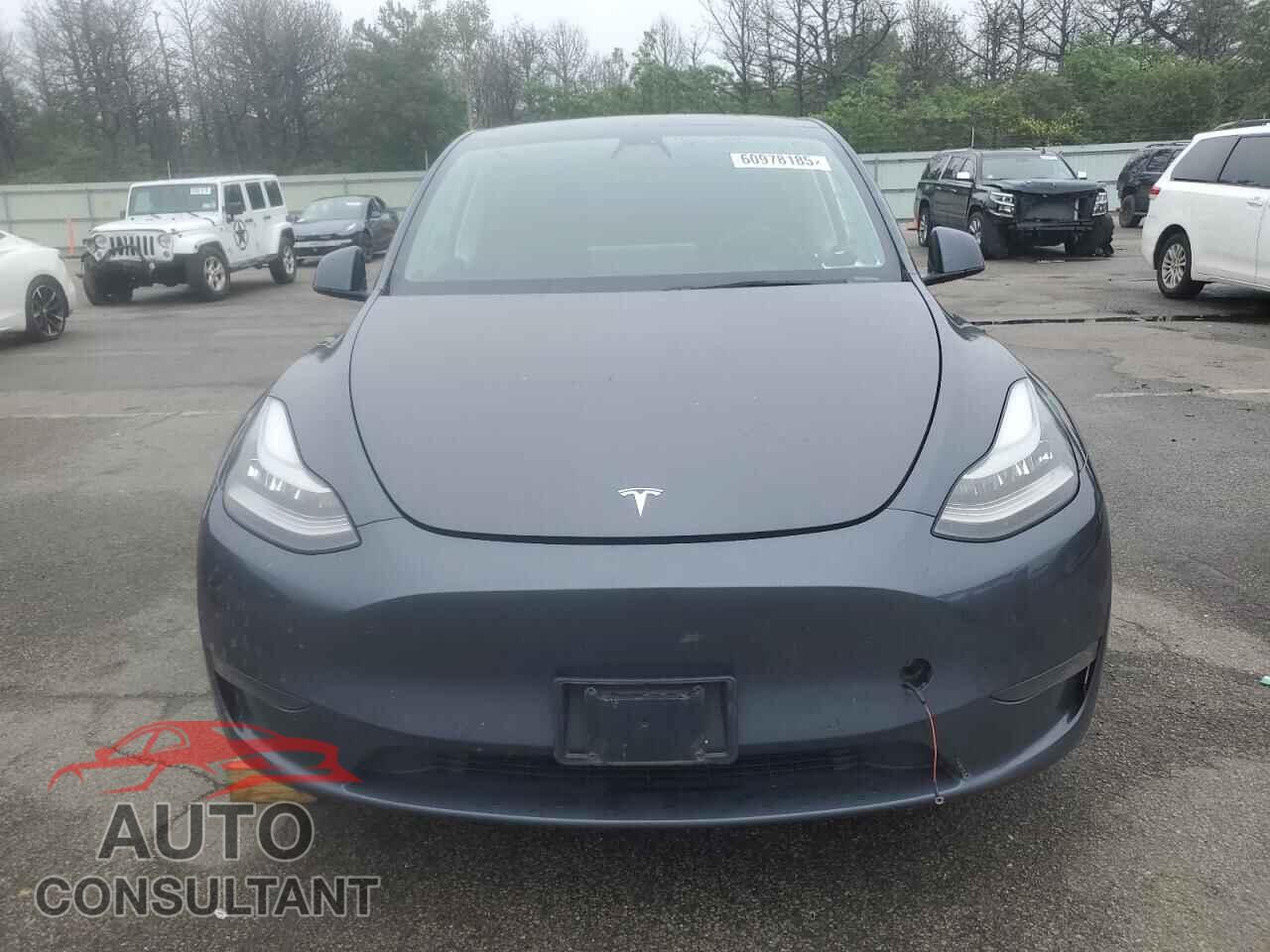 TESLA MODEL Y 2021 - 5YJYGDEE5MF140496