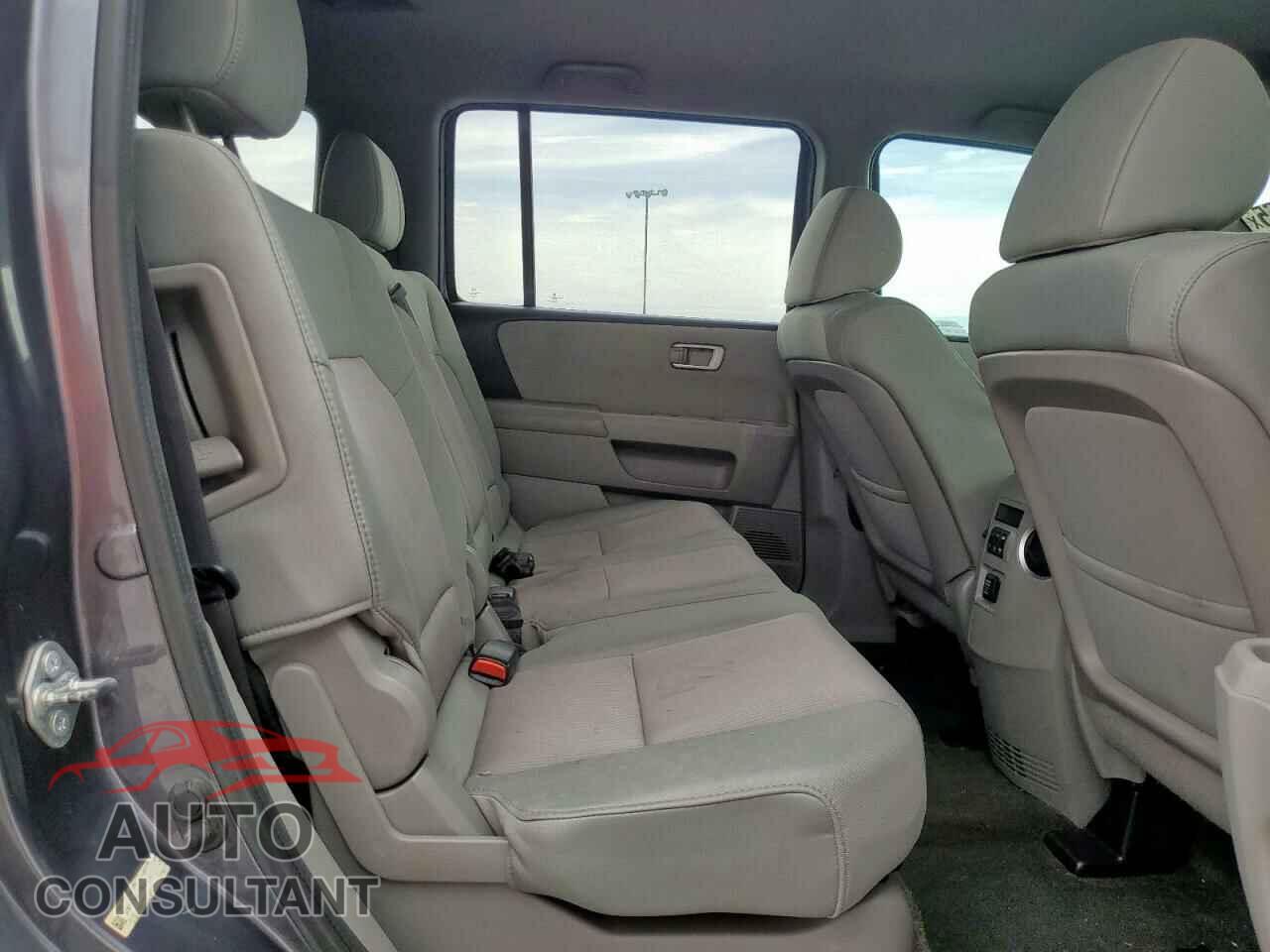 HONDA PILOT 2015 - 5FNYF3H41FB031231