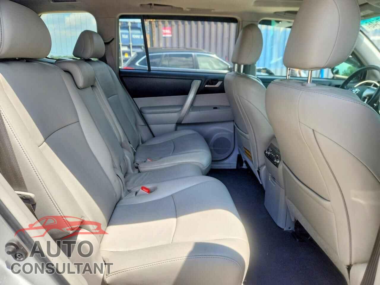 TOYOTA HIGHLANDER 2012 - 5TDBK3EH7CS154063