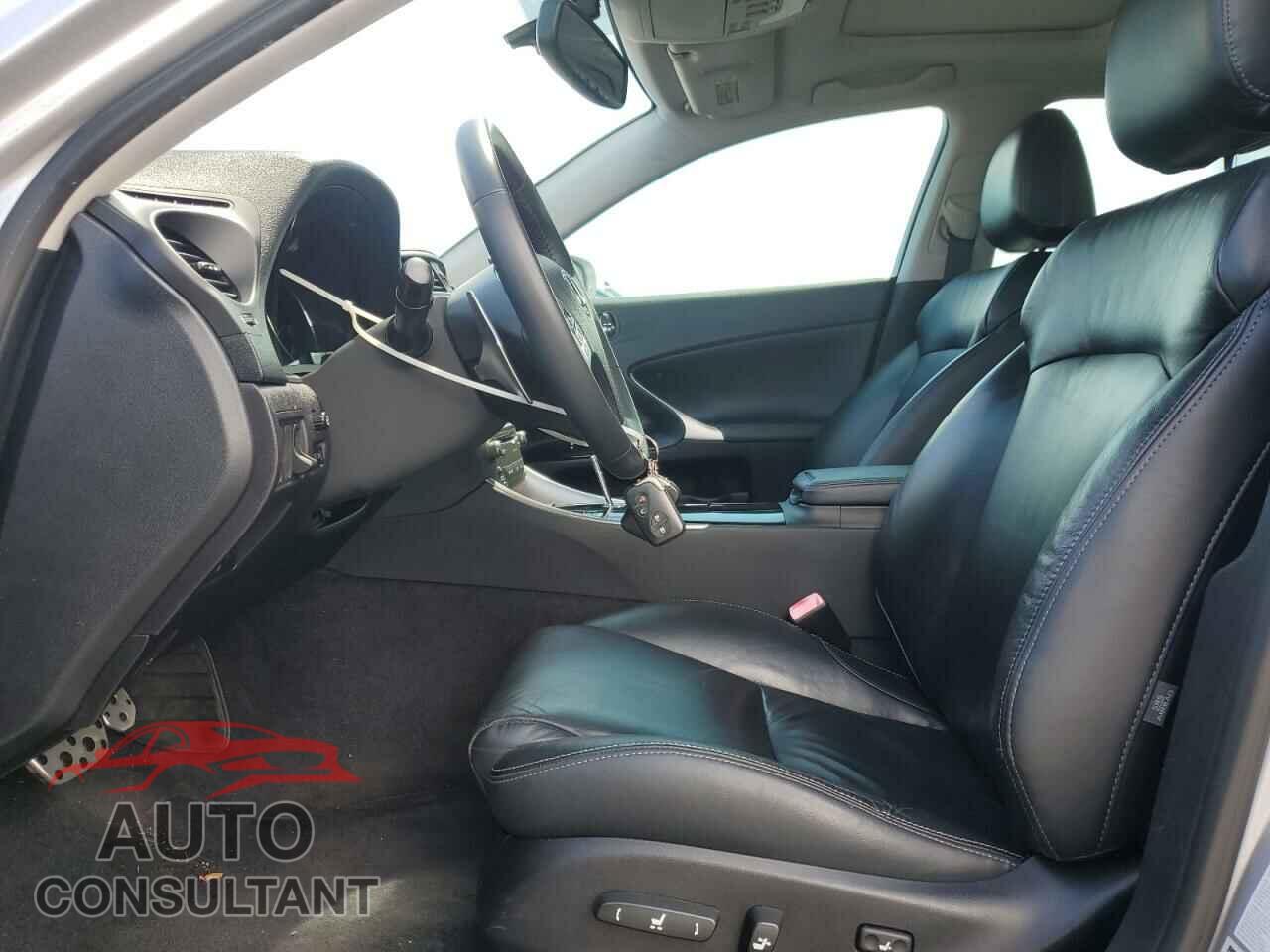 LEXUS IS 2011 - JTHBF5C24B5136296