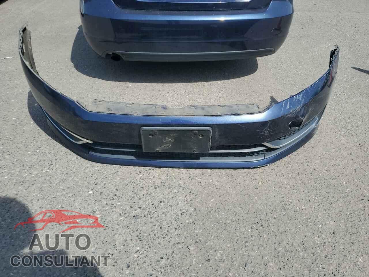 VOLKSWAGEN PASSAT 2015 - 1VWAT7A32FC097607
