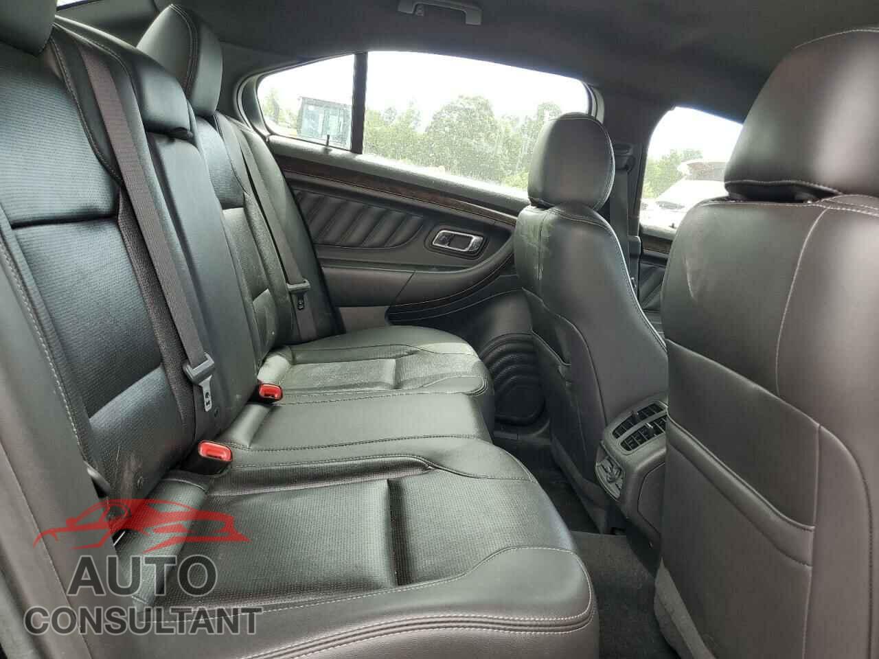FORD TAURUS 2017 - 1FAHP2F89HG111646