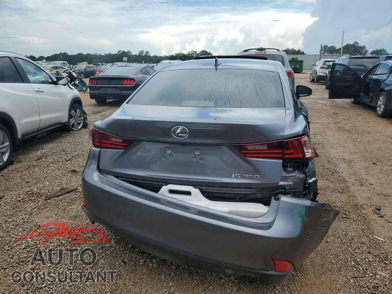 LEXUS IS 2014 - JTHBE1D24E5013824
