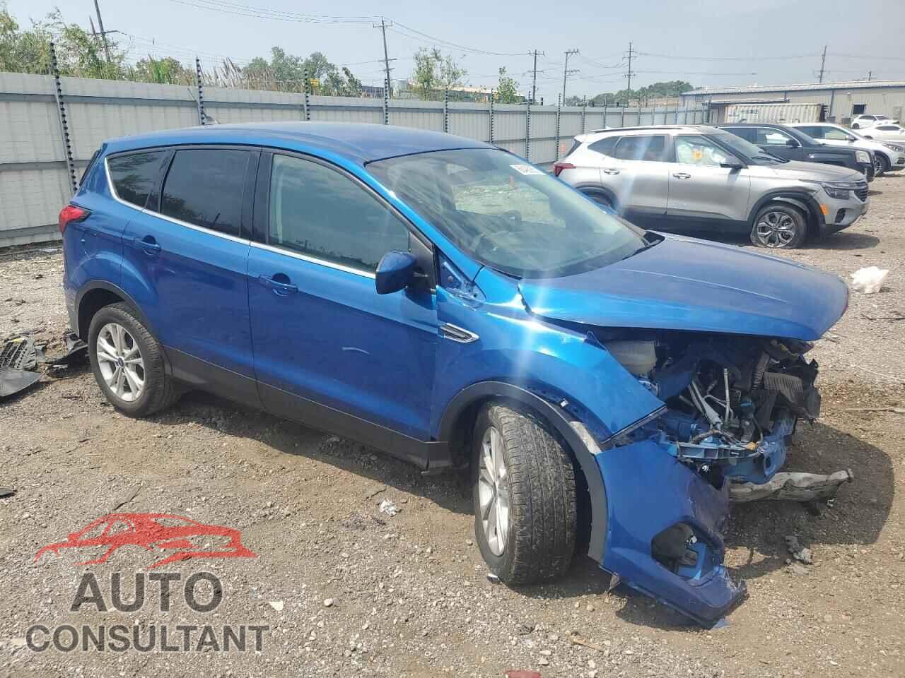 FORD ESCAPE 2019 - 1FMCU0GDXKUB07736