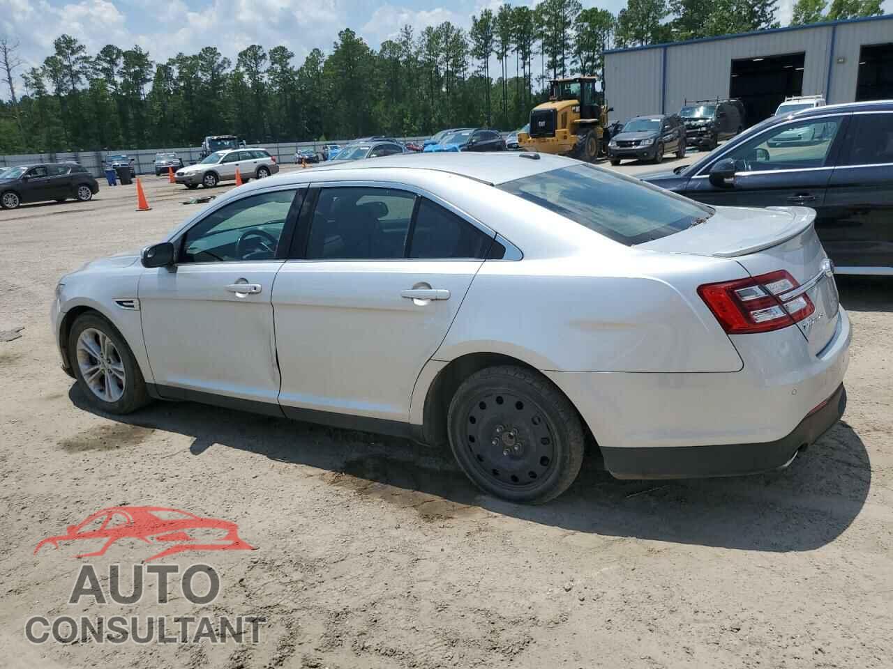 FORD TAURUS 2018 - 1FAHP2E89JG129202