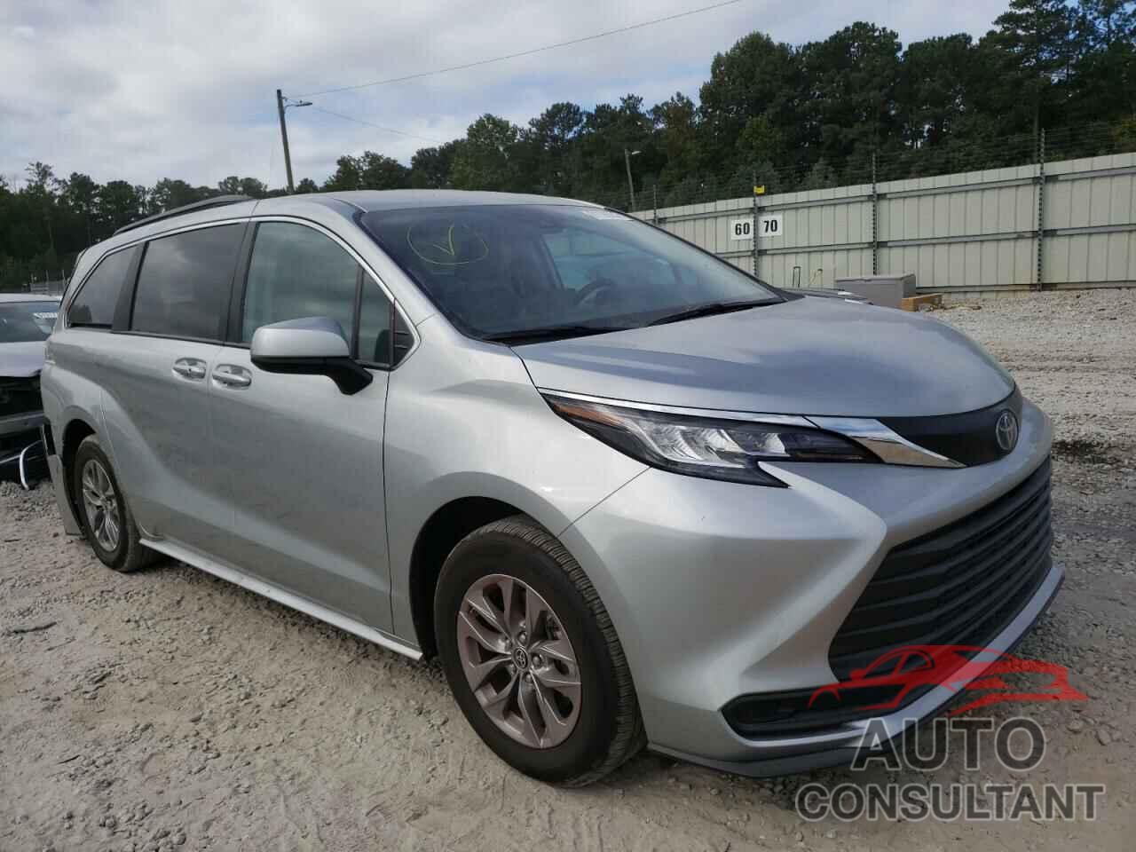 TOYOTA SIENNA 2022 - 5TDKRKEC2NS103972