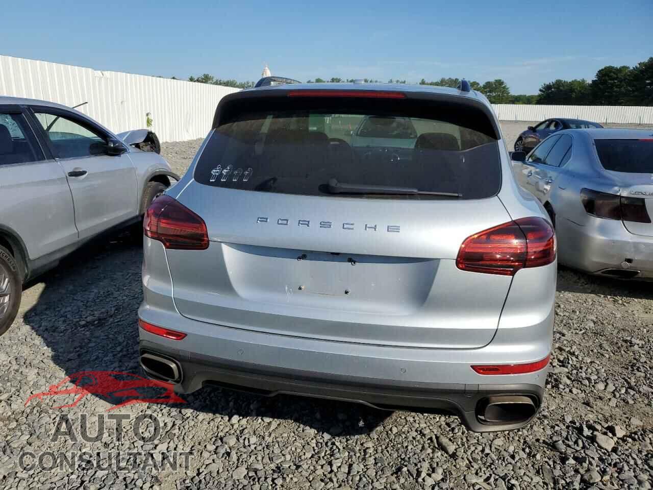 PORSCHE CAYENNE 2017 - WP1AA2A25HKA81282