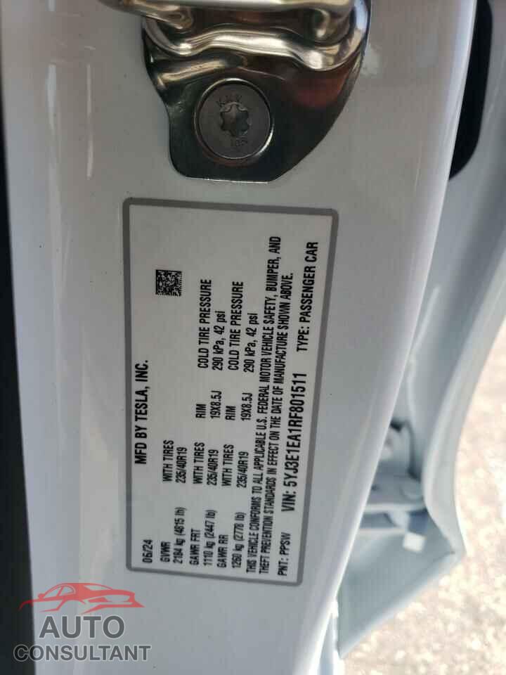 TESLA MODEL 3 2024 - 5YJ3E1EA1RF801511