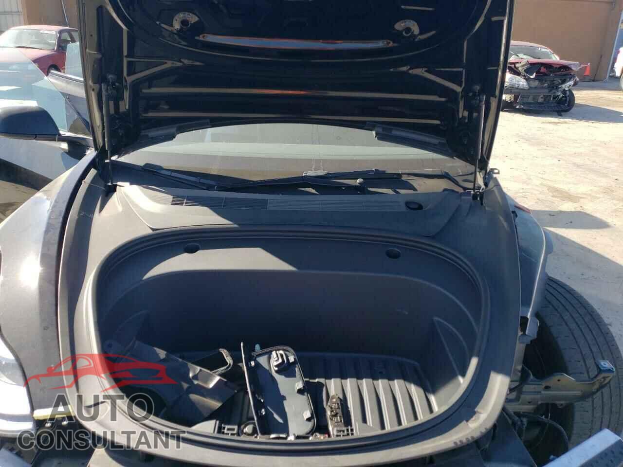 TESLA MODEL 3 2022 - 5YJ3E1EA1NF310723