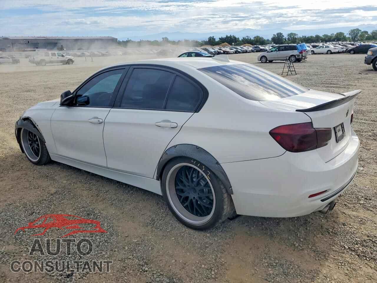 BMW 3 SERIES 2016 - WBA8E9G50GNU28414