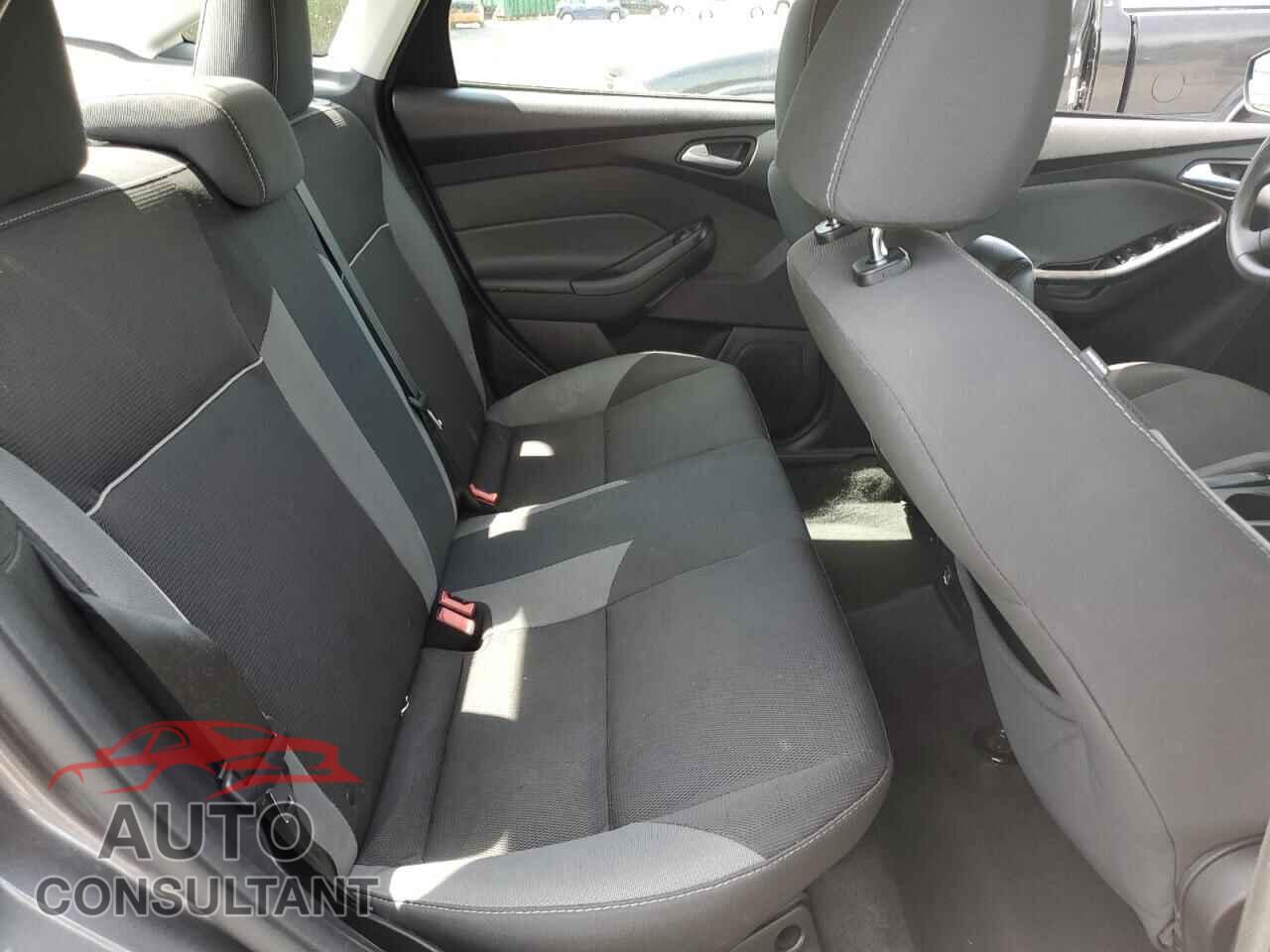 FORD FOCUS 2014 - 1FADP3F25EL287404