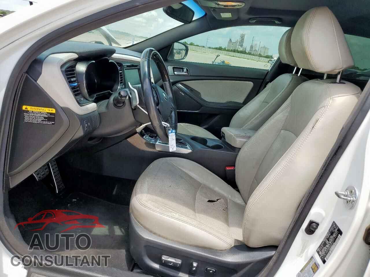 KIA OPTIMA 2013 - 5XXGR4A62DG128923
