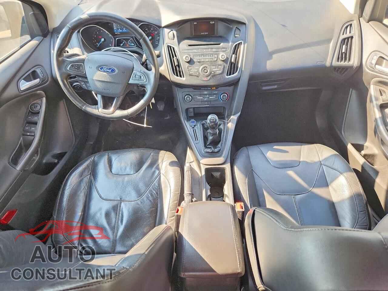 FORD FOCUS 2015 - 1FADP3F23FL299388