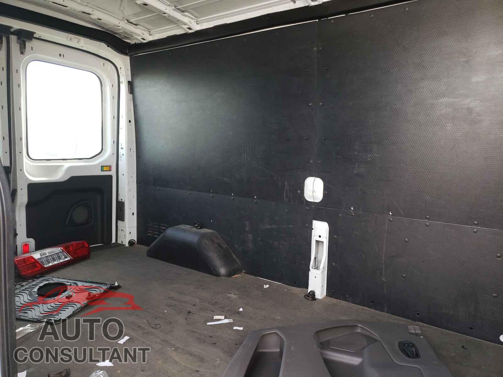 FORD TRANSIT CO 2020 - 1FTBR2C81LKA09343