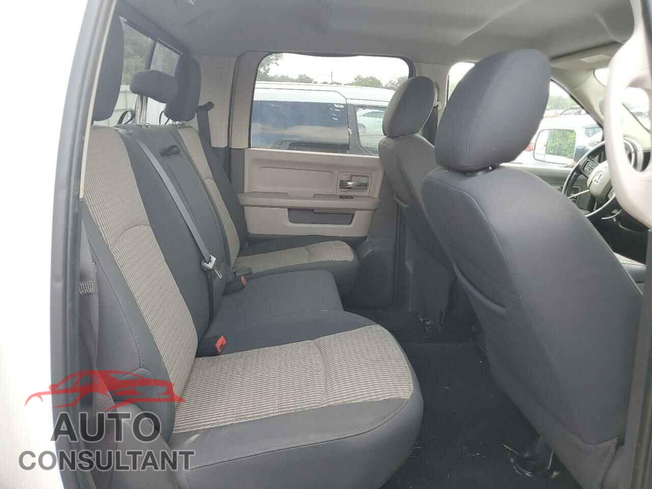 DODGE RAM 1500 2012 - 1C6RD7LT4CS176561