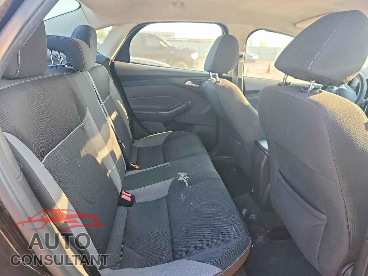 FORD FOCUS 2014 - 1FADP3F29EL295117