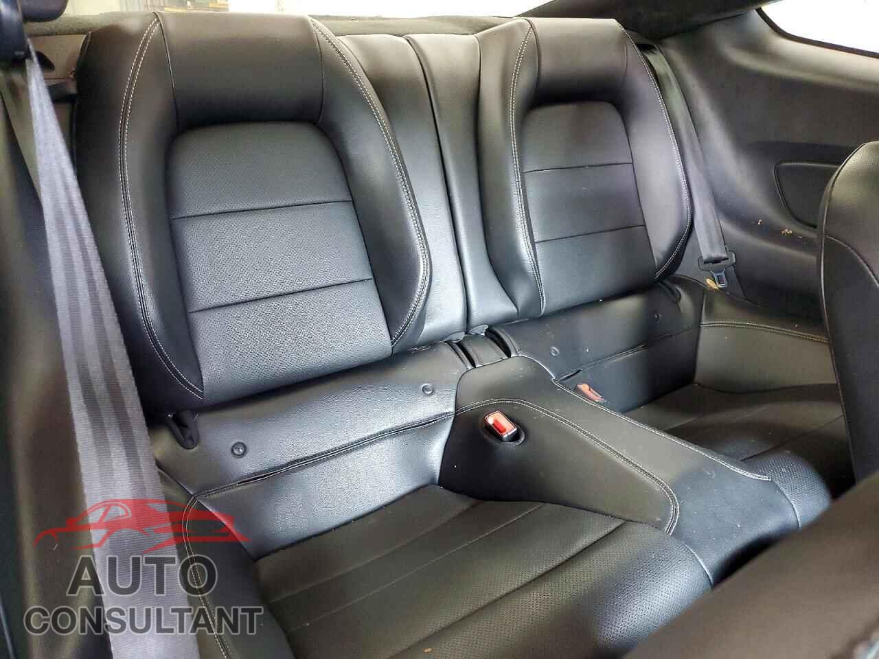 FORD MUSTANG 2018 - 1FA6P8CF3J5127601