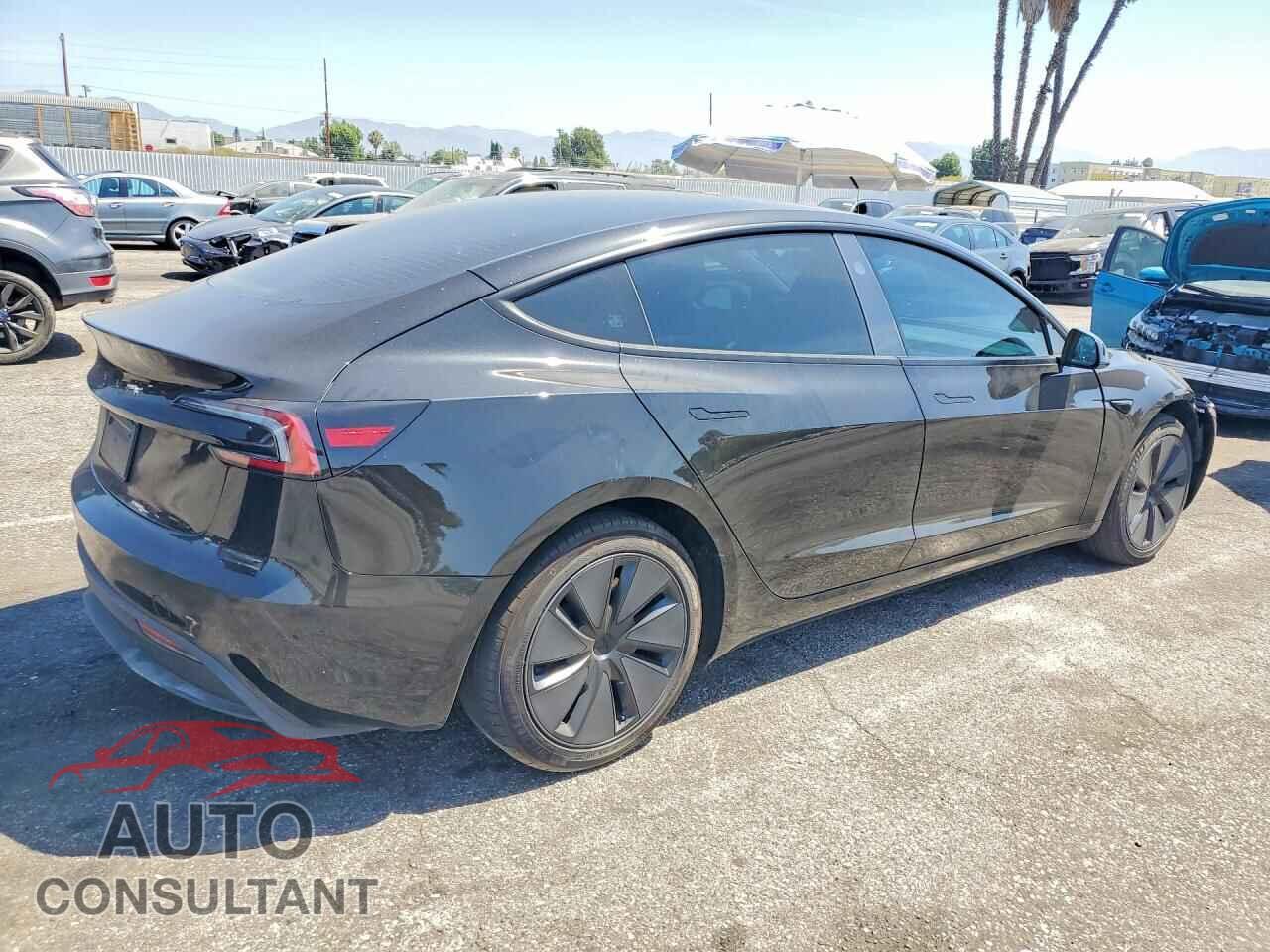 TESLA MODEL 3 2025 - 5YJ3E1EA4SF058784