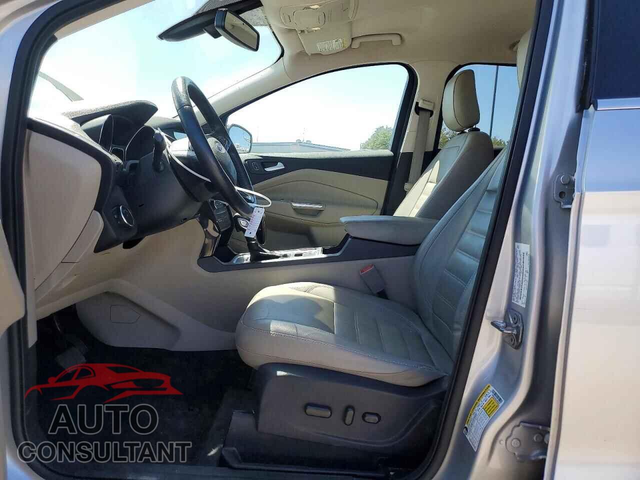 FORD ESCAPE 2018 - 1FMCU0J96JUB62347
