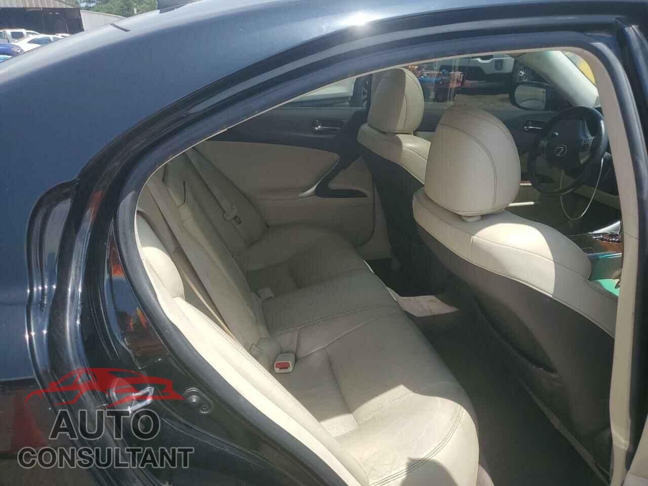 LEXUS IS 2011 - JTHBF5C24B5138128