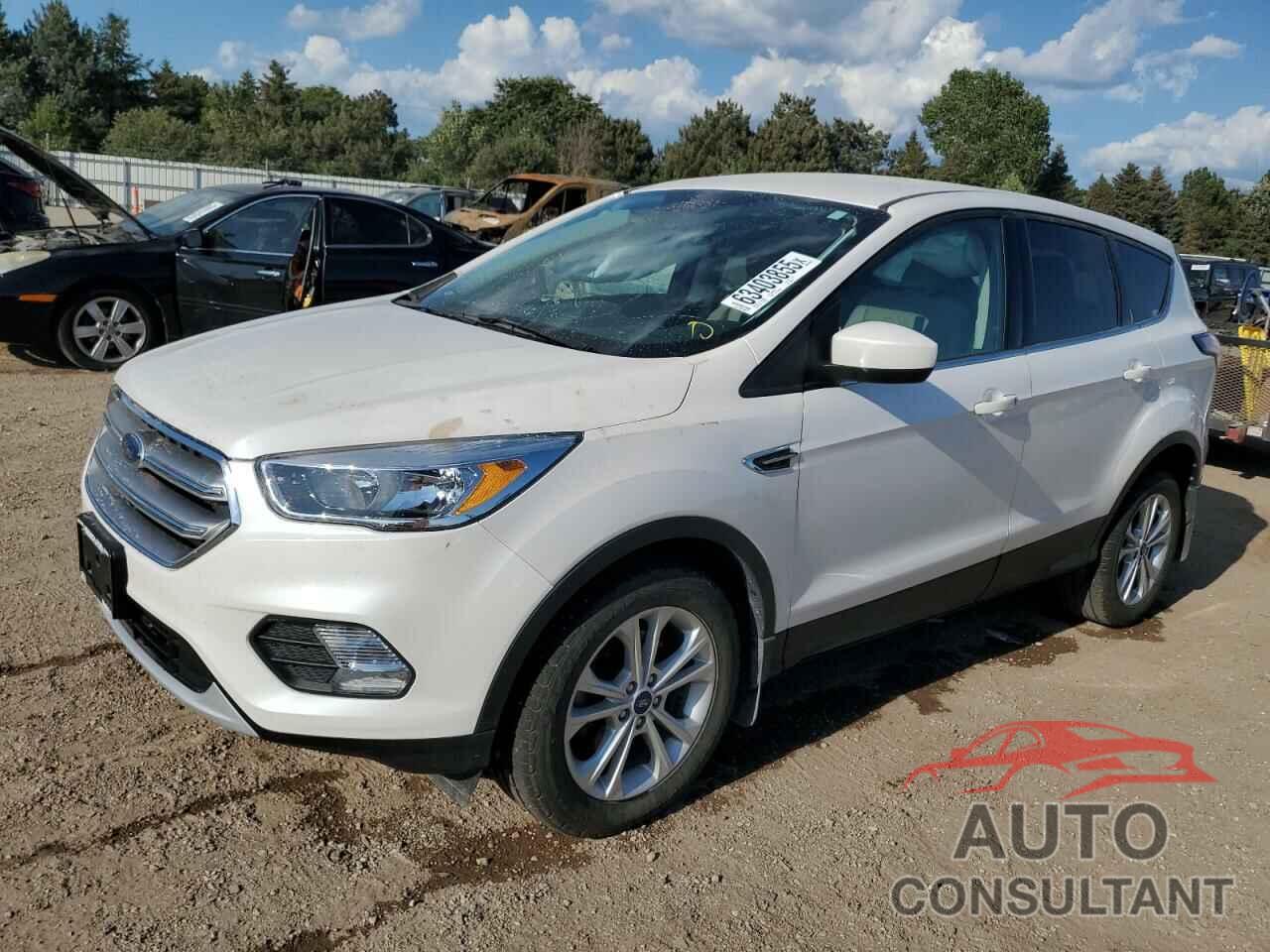 FORD ESCAPE 2017 - 1FMCU0GD8HUB97669