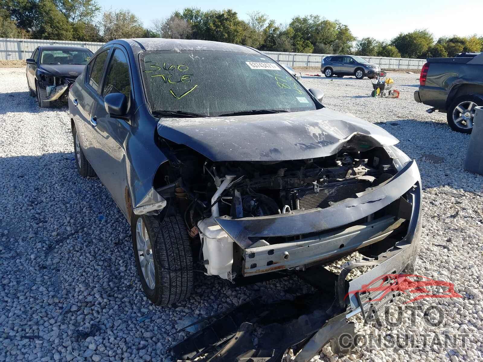 NISSAN VERSA 2018 - 3N1CN7AP3JL871453