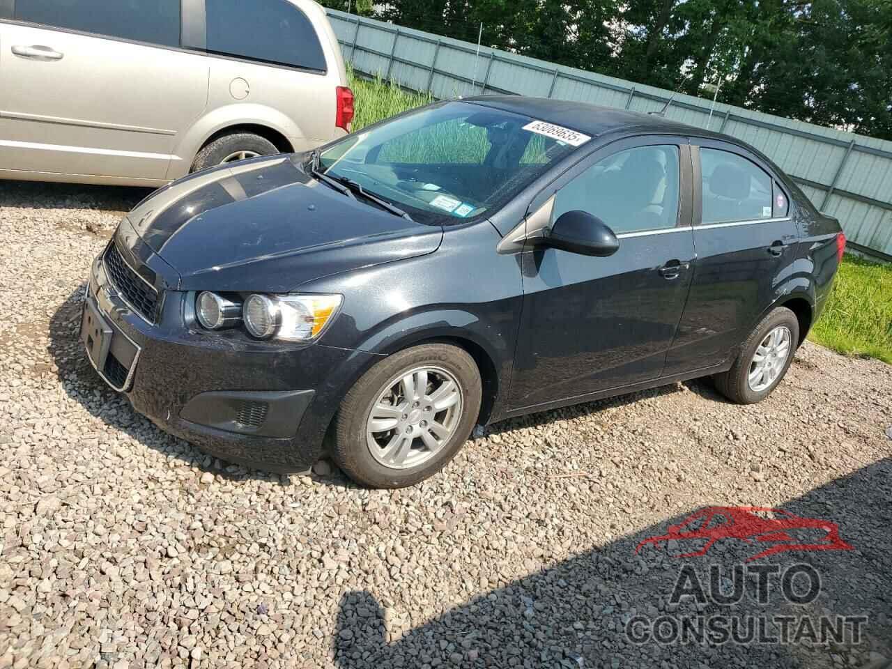 CHEVROLET SONIC 2013 - 1G1JC5SH1D4165123