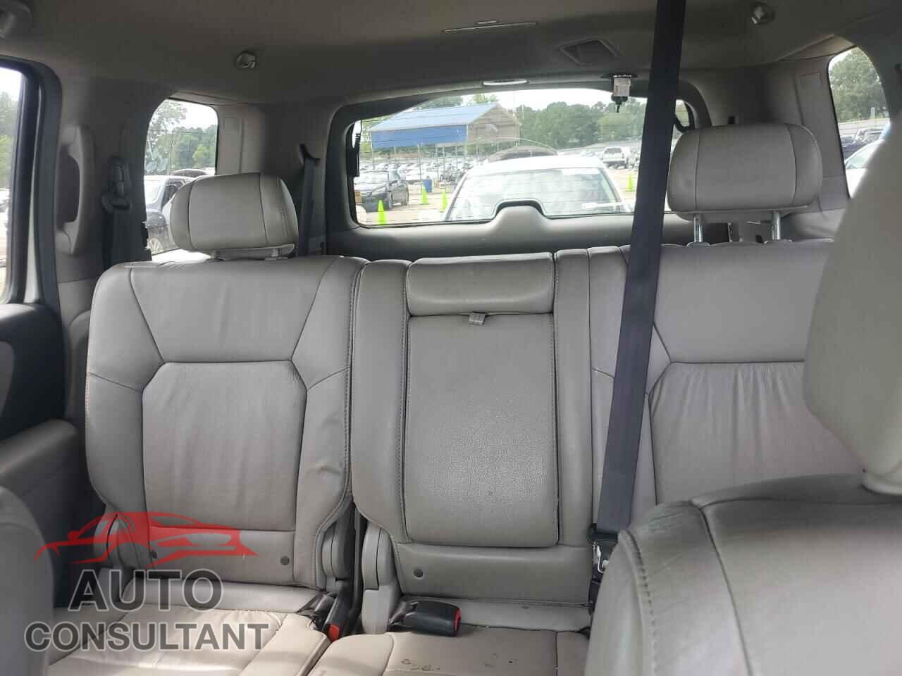 HONDA PILOT 2011 - 5FNYF3H58BB011996